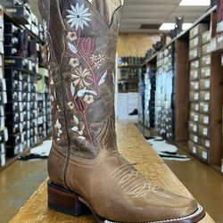 Women’s boots 