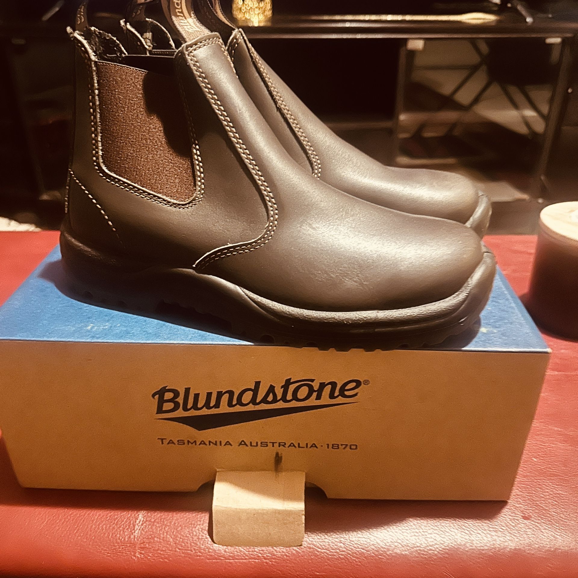 BLUNDSTONE WORK BOOTS