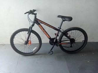 BICYCLE MONGOOSE 18 SPEED SIZE 24 BRAND NEW