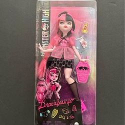 Monster High Draculaura Day Out Doll w/ Accessories (Purse, Juice & Sunscreen)