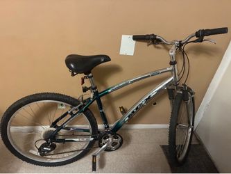 Vintage 1995-96 Mongoose MGX Redondo 26" Beach Cruiser All-Terrain bike. Indoor kept