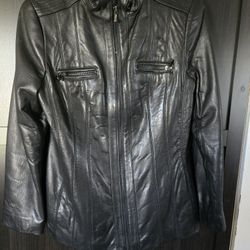 Women's leather jacket size large (Jones New York)