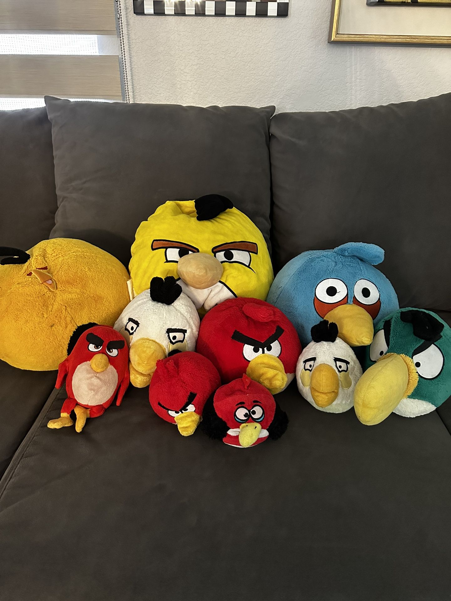 10 Angry Birds Plushies