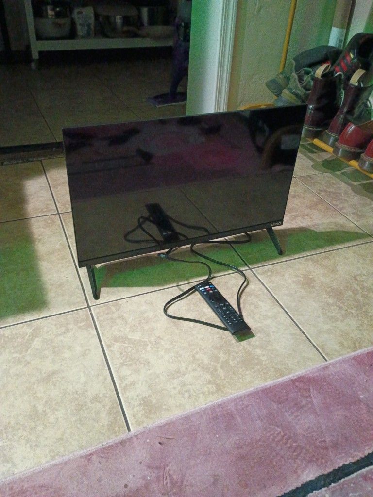 24" Vizio Smart TV, New, 50$