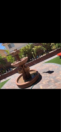 Large fountain size 7ft tall 63 inch large