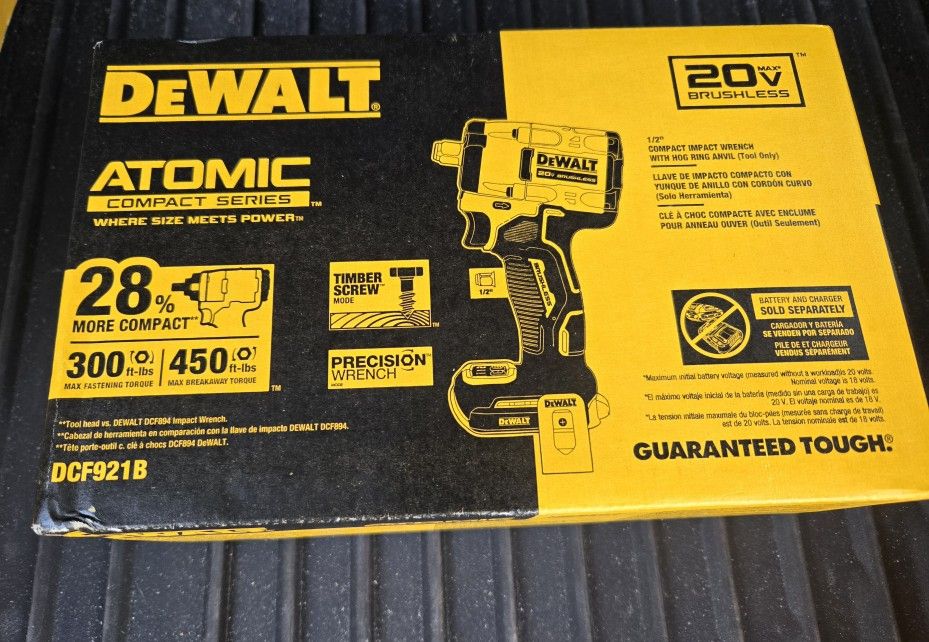 NEW DEWALT ATOMIC 20V MAX Cordless Brushless 1/2 in. Variable Speed Impact Wrench (Tool Only)DCF921
