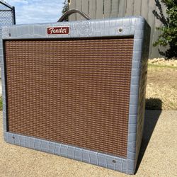 Fender Blues Junior Custom crocodile Style 