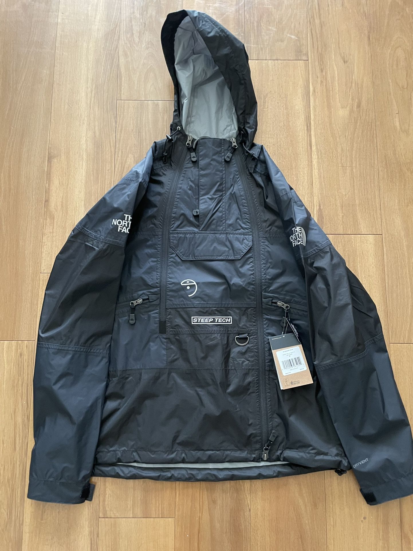 North Face Steep Tech Light Rain Jacket - Medium - Never Worn 