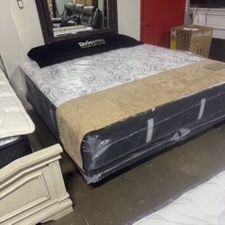 King Pillow Top Pocket Coil Foam Encased Set 