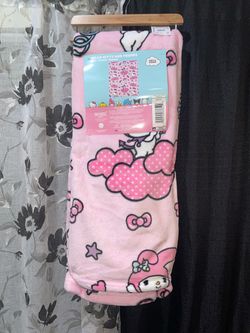 Viral Hello Kitty & Friends Small Throw Blanket