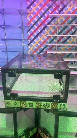 Store Glass Equipment Decor