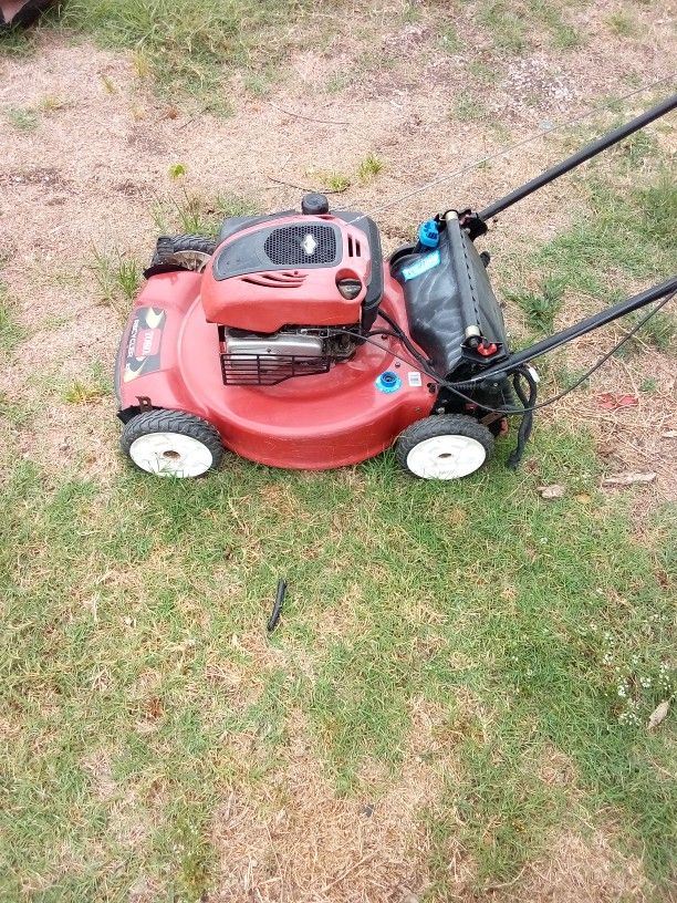 Too Personal Face Lawn Mower Lightning Runs Like Me Very Little Hours On It 6.75 Horsepower Brings And Satin $150 Firm