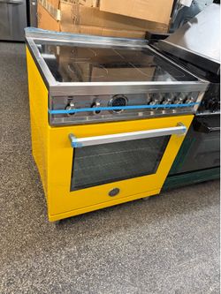 Bertazzoni Giallo Yellow 30” induction range stove