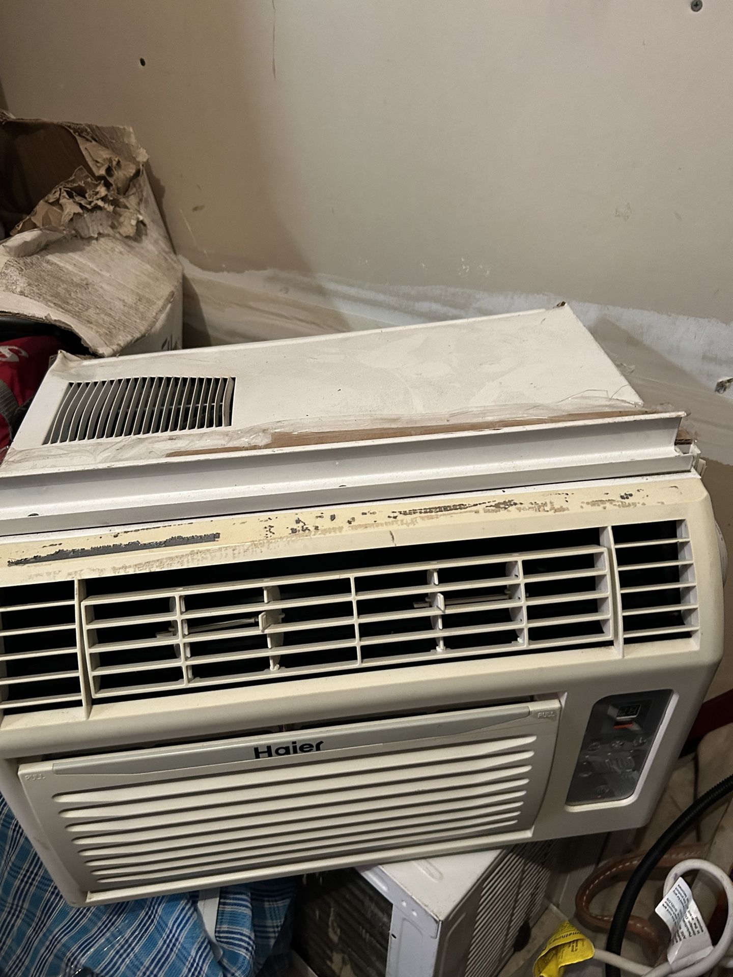 2 Air Conditioners 