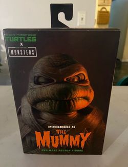 NECA TMNT x Universal Monsters Michelangelo as The Mummy Figure