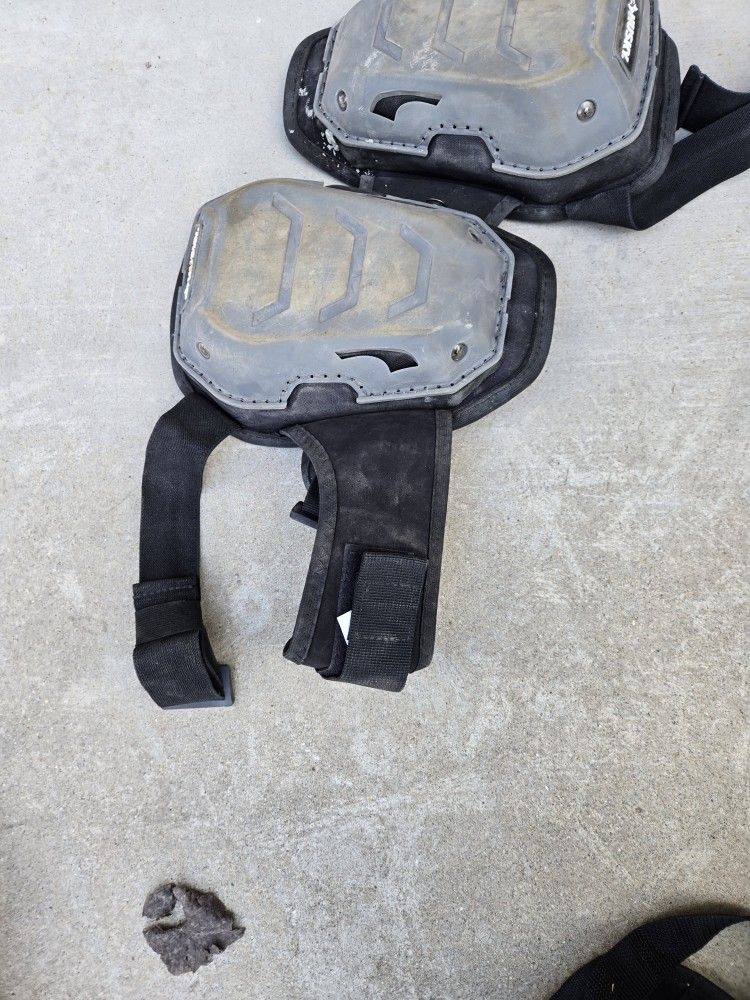 Husky Knee Pads