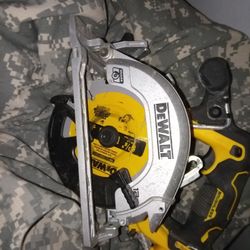 Brushless DeWalt Circular Saw