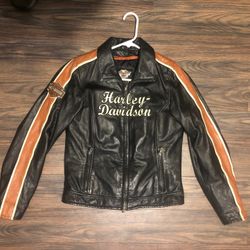 Genuine leather women’s Size S jacket by Harley-Davidson.
