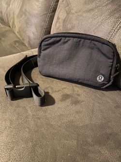 Lululemon 1L Small Bag With Long