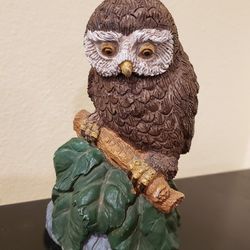 Owl On a Branch Wild Life Animal Collection Paperweight One Pound 5 Inch Tall. In Good Clean Condition