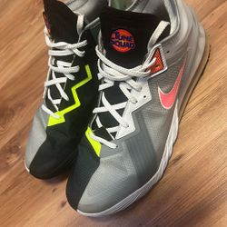 Lebron 18 Low Space Jam Size 13