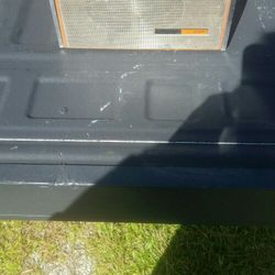 Silvertone Battery Powered Radio 