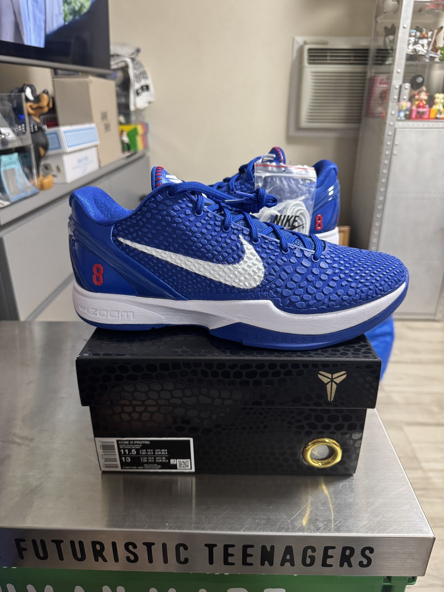 DS Nike Kobe VI 6 Protro Dodgers Size 11.5