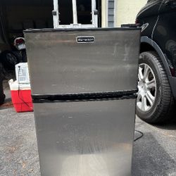 Emerson Mini Fridge/Freezer