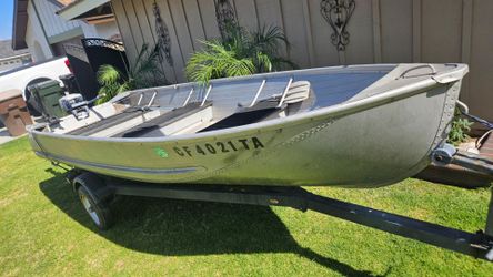 14ft fishing boat w trailer