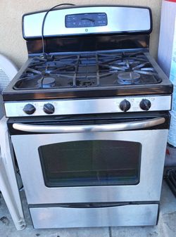 Gas stove