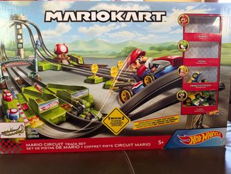 Hot Wheels Mario Kart Mario Circuit Track Set