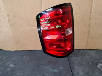 2014-2015-2016-2017-2018-2019 CHEVROLET SILVERADO 1500 LEFT SIDE TAIL LIGHT OEM USED #12198