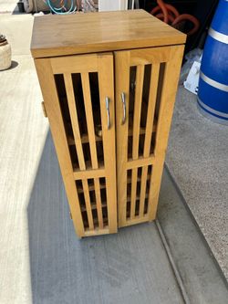 Wine bottle cabinet