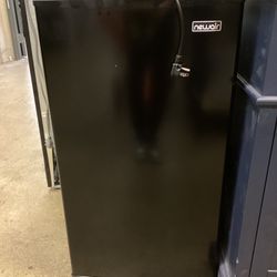 Newair 3.3 cu. ft. Mini Fridge With Freezer 