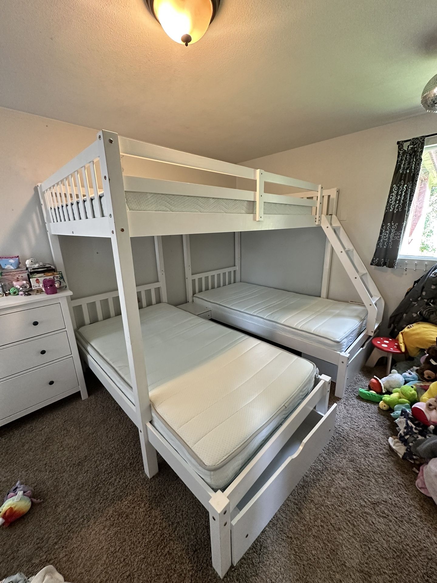 Triple bunk bed Full/Twin/Twin