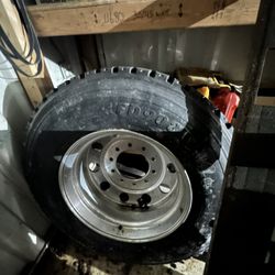 11r24.5 Drive Tire and Wheel