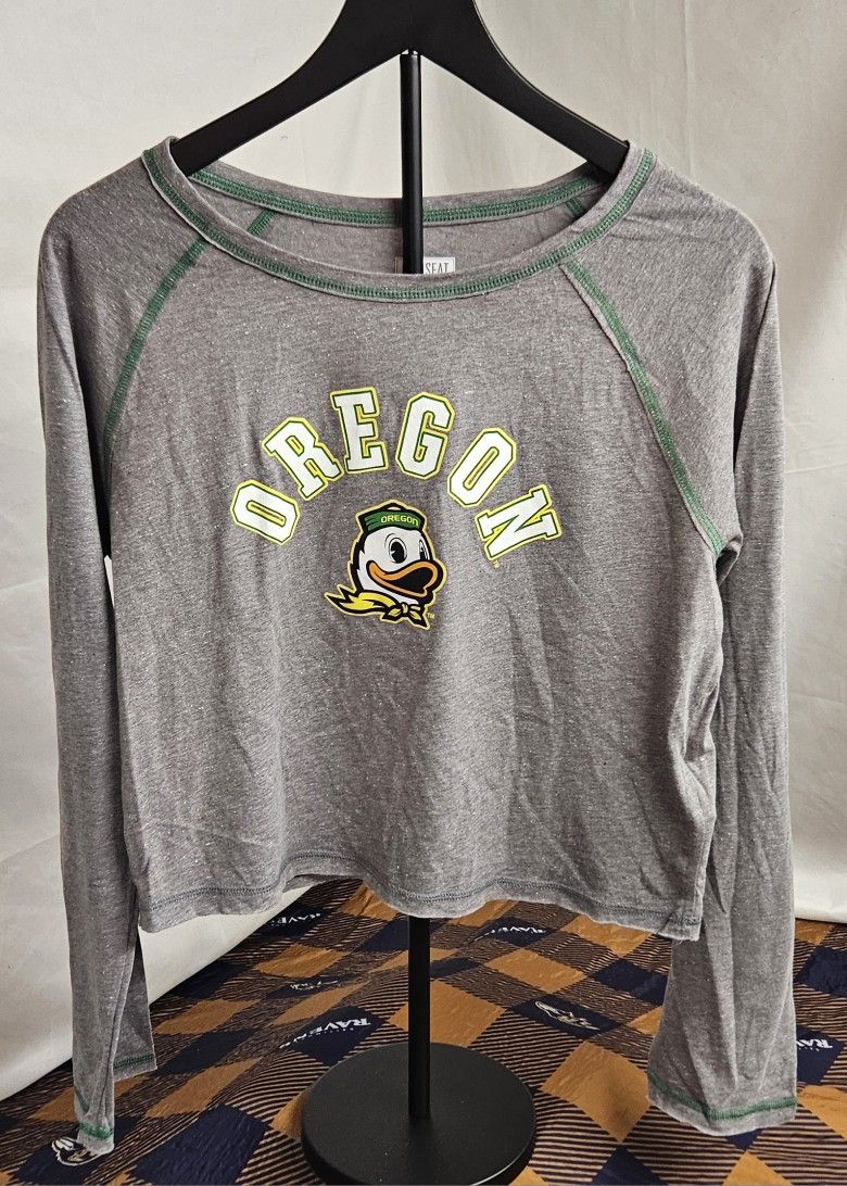 Women's Box Seat Oregon Ducks Oversized Cropped Retro Long Sleeve T-Shirt Size Large