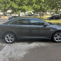 2017 Ford Taurus