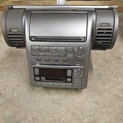 Infiniti G35 OEM radio