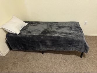 Twin bed with Frame