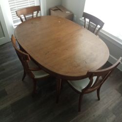 Dinning Table 