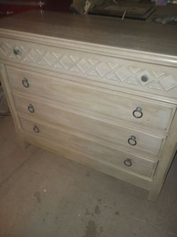 Lexington dresser