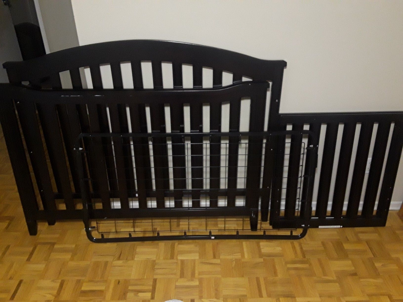 Concord Baby crib 4 in 1 & matress