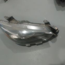 2013  Mazda CX5 RIGHT HEADLIGHT 