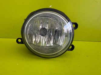 2010 - 2020 TOYOTA SIENNA Right Passenger Side Fog Light Bumper Fog Lamp OEM