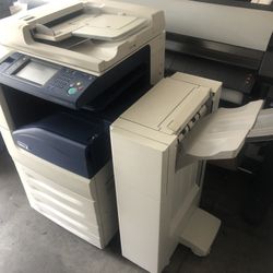 Xerox WC 7225i Color And Black And White With Finisher
