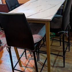 DINETTE, 1 table and 4 chairs