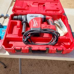 Milwaukee
1-9/16 in. SDS-Max Rotary
Hammer