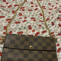 lv wallet with added chain