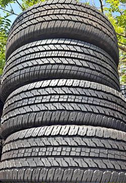 255/65/17 Goodyear vendo un set de llantas usadas excelente condiciones de vida las 4 ✅🤩I am selling a set of used tires, all 4 in excellent living c